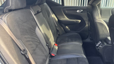 Volvo Xc40 2.0 T4 R DESIGN 5dr AWD Geartronic Petrol Estate